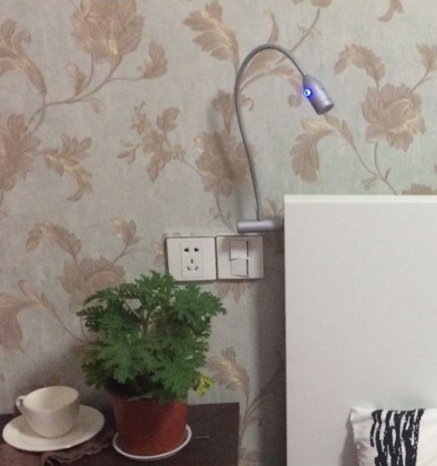 12v 1w Flexible Arm LED Bedside Reading Lights with Touch On Off Switch in Darkness